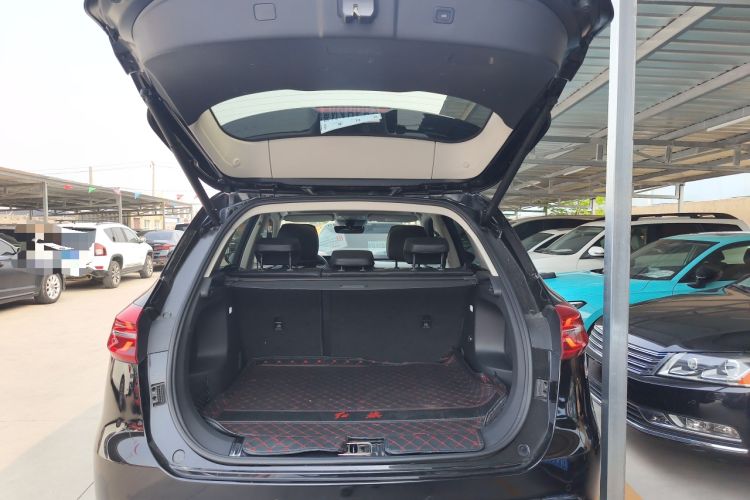 Used Hongqi HS5 2022 Facelifted Version 2.0T Smart Connect Flagship All-Wheel-Drive Edition Trunk