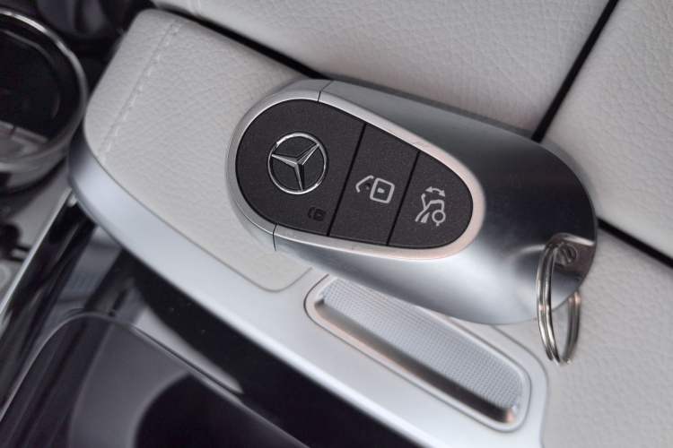 Used Mercedes-Benz EQE 2025 500 4MATIC Pioneer Edition Vehicle Key