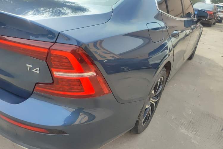 Used Volvo S60 2020 T4 Zhiyi Luxury Edition
