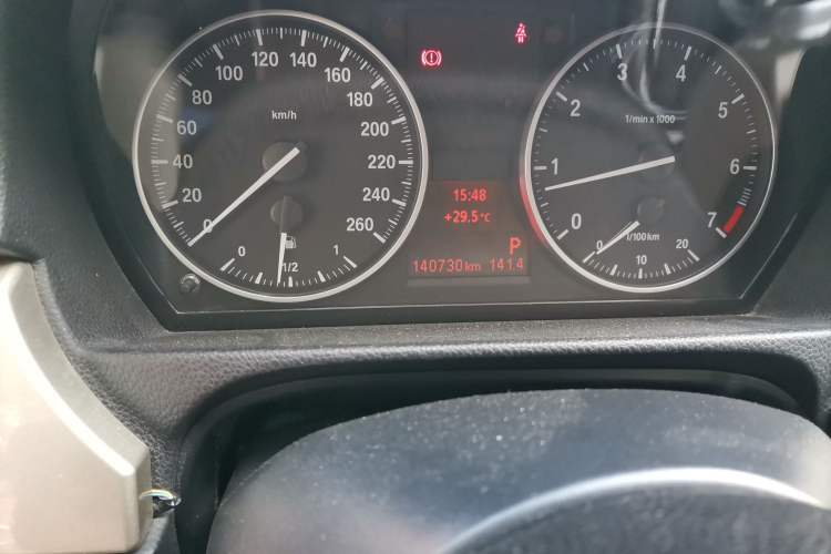 Used BMW 3 Series 2012 320i Luxury Edition Odometer Close Up