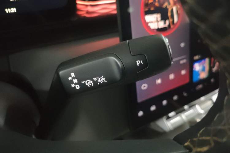 Used Zeekr 7X 2025 100 kWh Long-Range Rear-Wheel Drive with Intelligent Driving Features Gear Lever