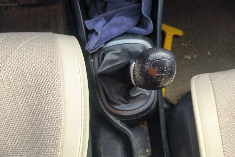 Used Kia K2 2012 Sedan 1.4L MT GLS Commemorative Edition