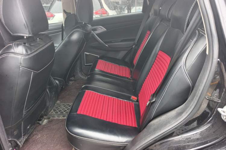 Used Geely Auto Emgrand X7 Sport 2021 Million Edition 1.8TD DCT Two-Wheel Drive Comfort Model
