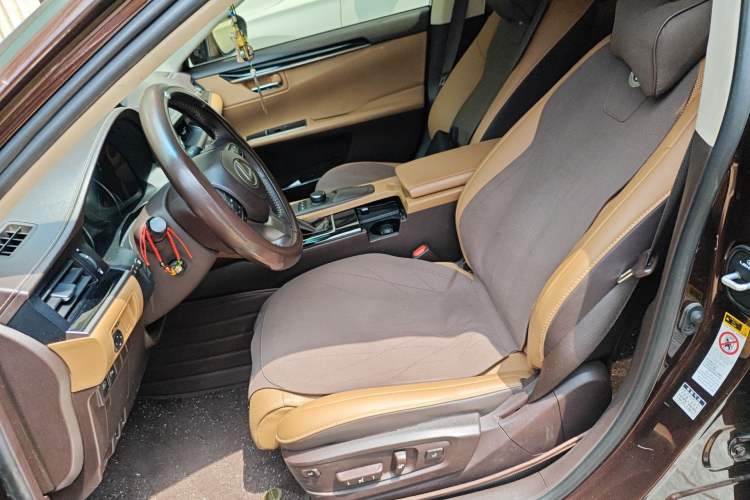 Used Lexus ES 2015 300h Comfort Edition
