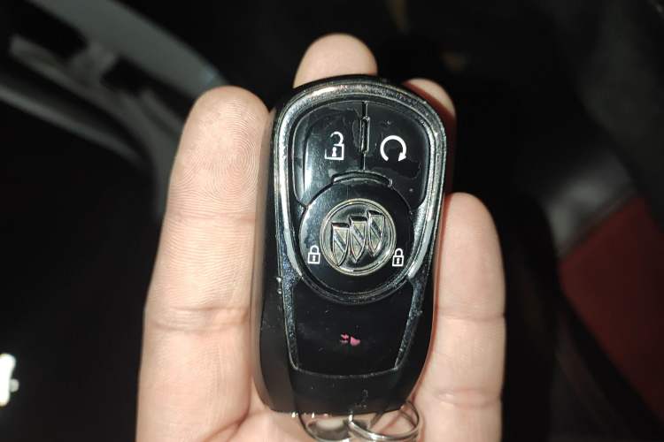 Used Buick Encore 2016 18T Automatic Two-Wheel Drive Urban Elite Model Vehicle Key