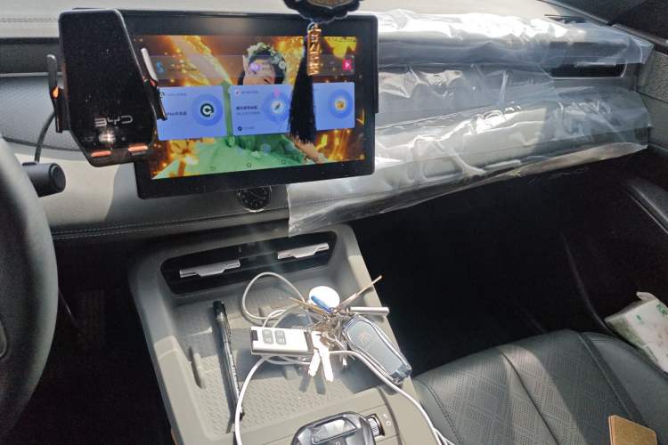 Used BYD Qin PLUS 2025 DM-i Smart Drive 55KM Leading Model Audio And AC Panel