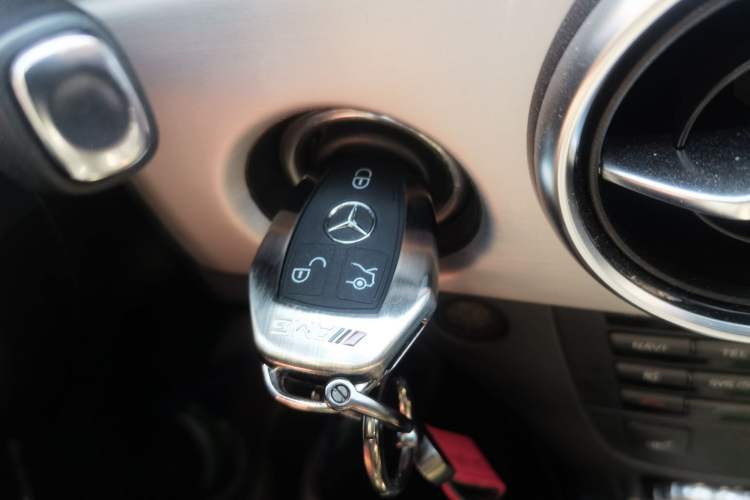 Used Mercedes-Benz GLK-Class 2013 GLK 300 4MATIC Dynamic Sunroof Model