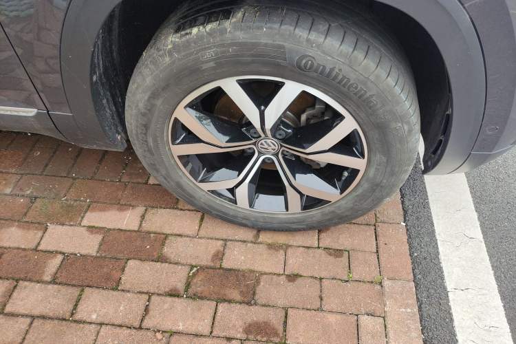 Used Volkswagen Teramont 2017 380TSI Four-Wheel Drive Luxury Edition Right Front Wheel Hub