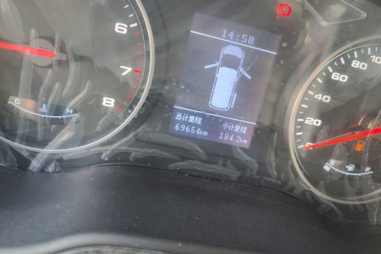 Used JAC Refine M4 2016 2.0L Manual Luxury Smart Version