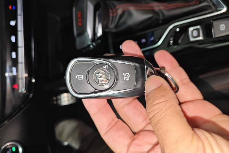 Used Buick Verano 2023 Pro GS Hunter Wind Edition Vehicle Key