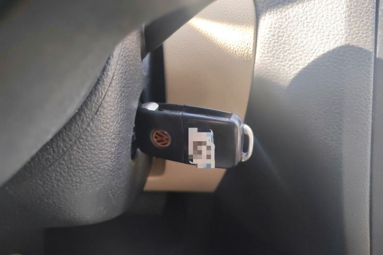 Used Volkswagen Sagitar 2012 1.6L Automatic Fashion Edition Vehicle Key