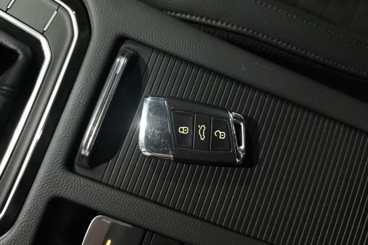 Used Volkswagen Variant 2018 380TSI Two-Wheel Drive Comfort Edition
