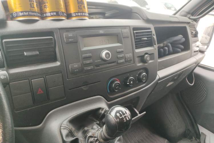 Used Ford Transit Custom 2016 2.4T Long-Wheelbase 6-Seater Mid-Roof Multi-Purpose Vehicle Audio And AC Panel