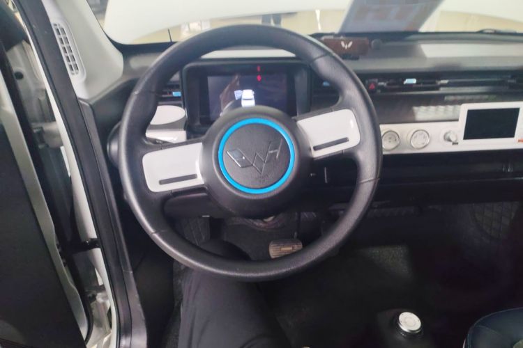 Used Wuling Hongguang MINIEV 2022 GAMEBOY 300km Enthusiast Model with Lithium Iron Phosphate Steering Wheel