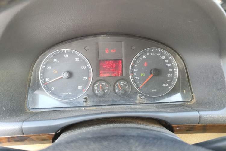 Used Volkswagen Touran 2008 1.8T ZhiZun Edition Automatic 5-Seater Instrument Cluster