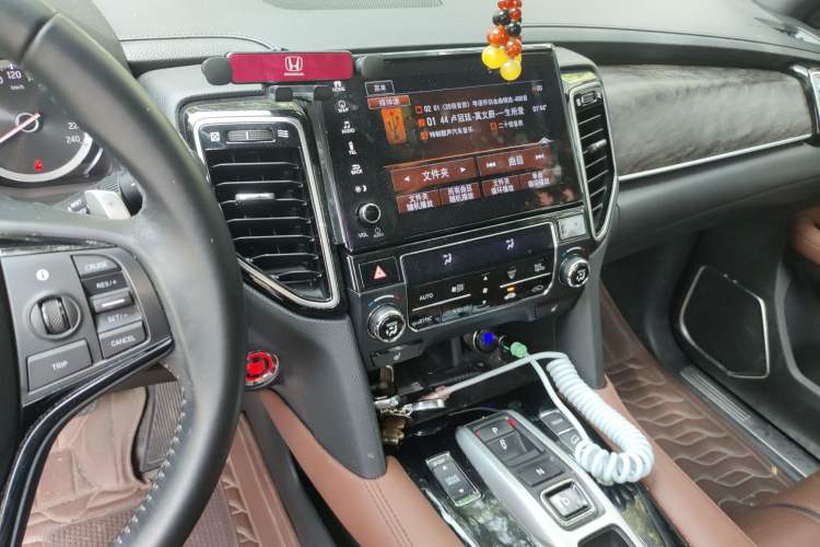 Used Honda UR-V 2020 370TURBO Two-Wheel Drive Luxury Edition Audio And AC Panel