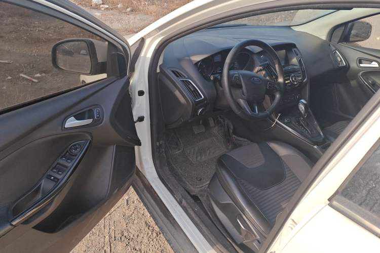 Used Ford Focus 2018 Hatchback Classic 1.6L Automatic Trendy SmartDrive Edition