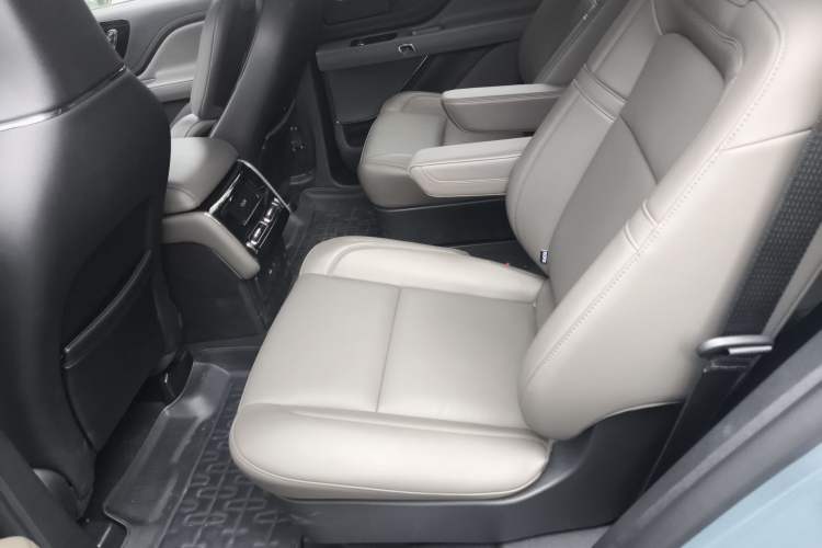 Used Lincoln Aviator 2024 3.0T V6 All-Wheel-Drive Luxury Edition Six Seats