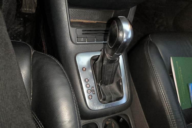 Used Volkswagen Tiguan 2012 1.8TSI Automatic Two-Wheel Drive Elite Edition Gear Lever