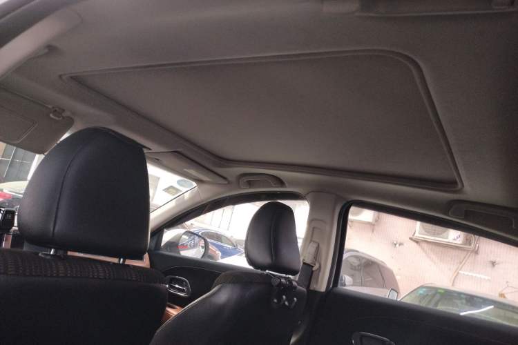 Used Honda Vezel 2015 1.8L CVT 2WD Luxury Model
