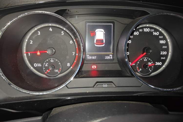 Used Volkswagen Tiguan L 2018 330TSI Automatic Two-Wheel Drive Luxury Edition Odometer Close Up