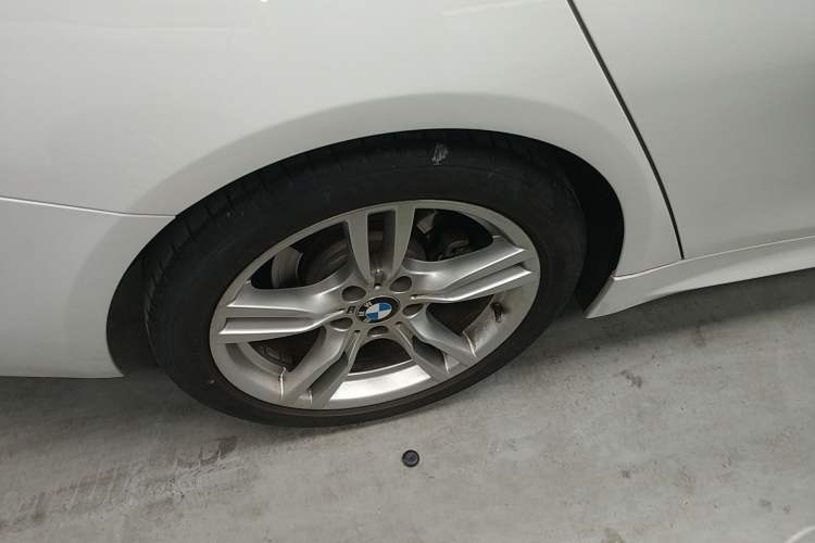 Used BMW 4 Series 2017 425i Gran Coupe Luxury M Sport Package Right Rear Wheel Hub