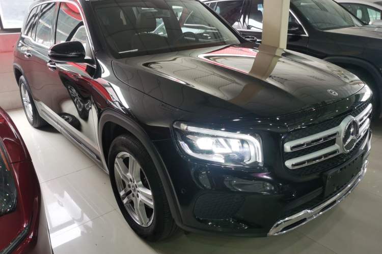 Used Mercedes-Benz GLB 2021 GLB 200 Dynamic Edition Front Right 45 Deg