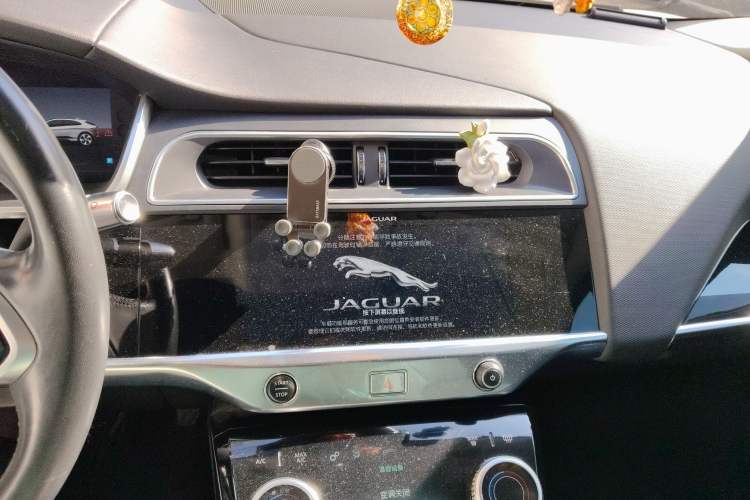 Used Jaguar I-PACE 2018 EV400 SE Audio And AC Panel