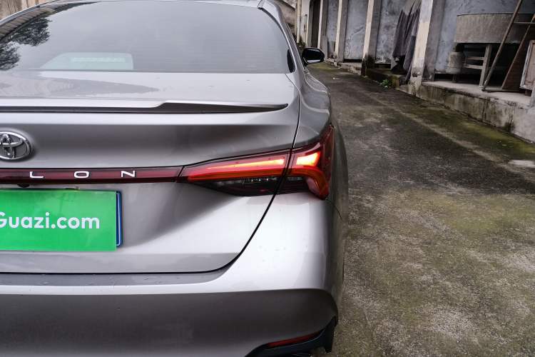 Used Toyota Avalon 2021 2.5L Luxury Edition Right Rear Taillight