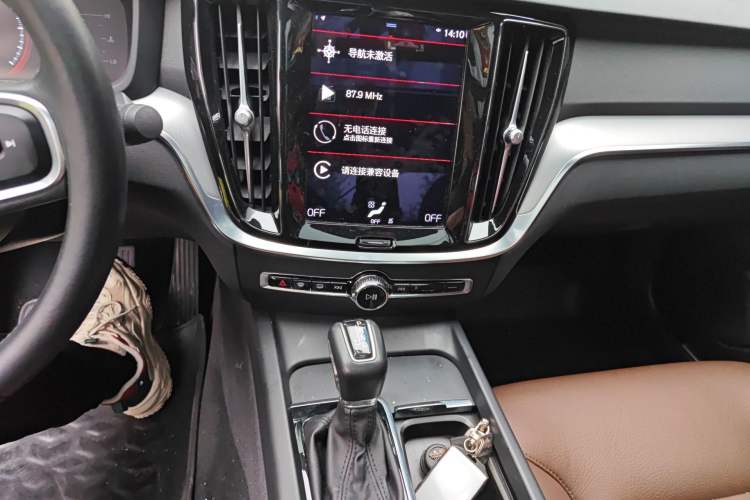 Used Volvo S60 2020 T4 Zhiyi Luxury Edition Audio And AC Panel