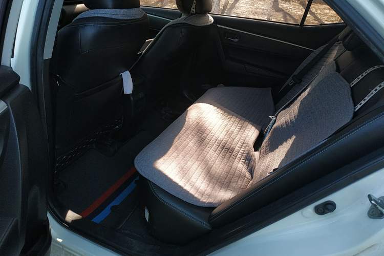 Used Toyota Corolla 2017 Revised Dual-Engine 1.8L E-CVT Elite Edition Left Rear Seat