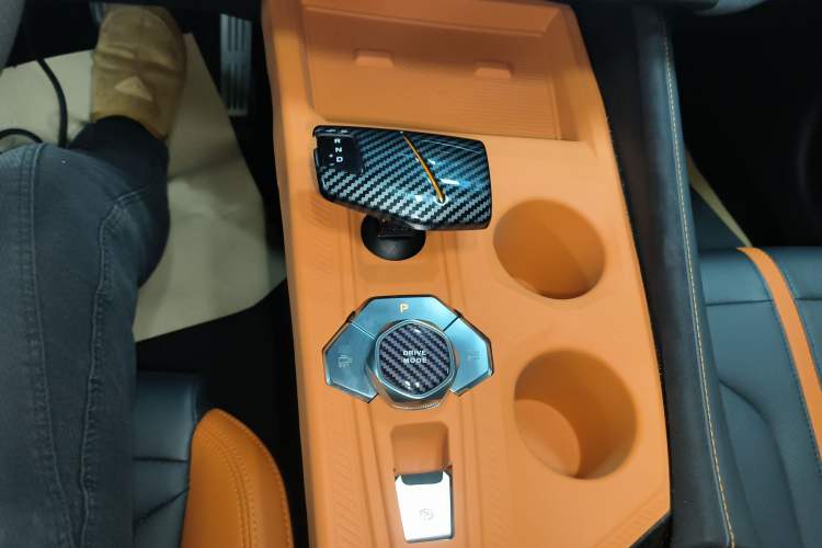 Used Changan UNI-V 2025 1.5T 500Bar Prestige Sporty Version