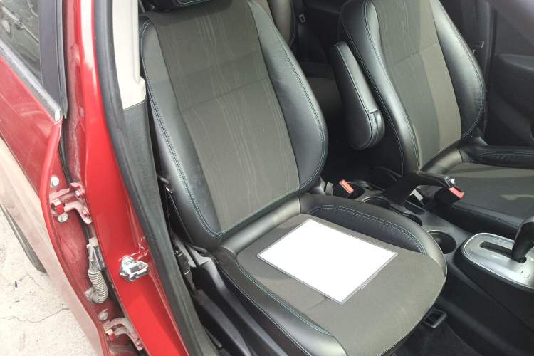 Used Chevrolet Trax 2014 1.4T Automatic Two-Wheel Drive Luxury Model Right Front Seat