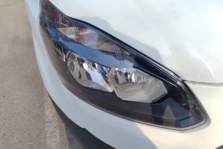 Used Ford Transit 2019 2.0T Diesel Multi-Purpose Commercial Vehicle Short Wheelbase Low Roof 6-Seater China VI Standard