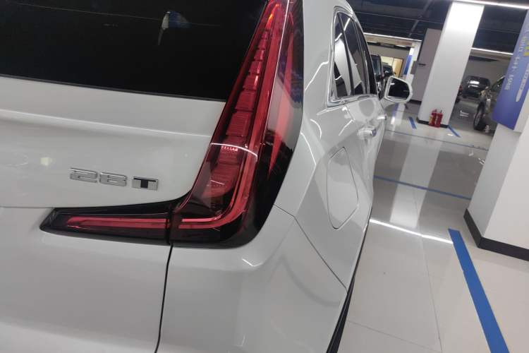 Used Cadillac XT4 2018 28T Two-Wheel Drive Leading Version