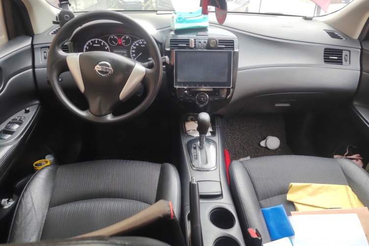 Used Nissan Tiida 2011 1.6L CVT Smart Version