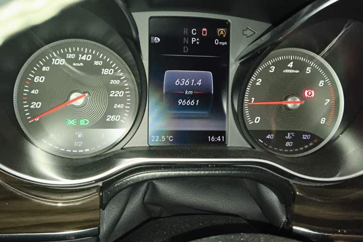 Used Mercedes-Benz V-Class 2017 V 260 Avantgarde Edition