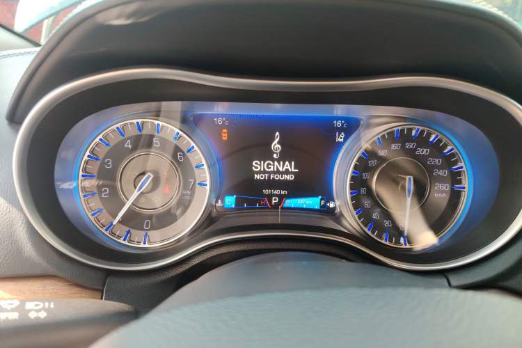 Used Chrysler 300C 2014 3.0L Excellence Edition