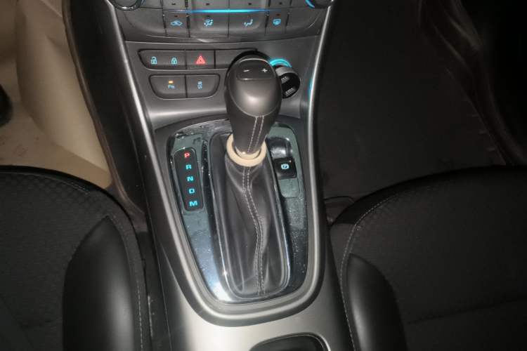 Used Chevrolet Malibu 2013 1.6T Automatic Comfort Edition Gear Lever