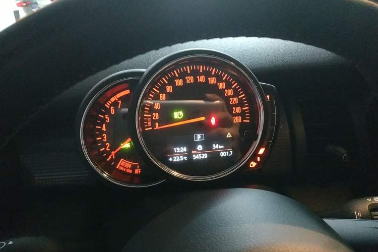 Used MINI MINI 2016 1.5T COOPER Avant-Garde