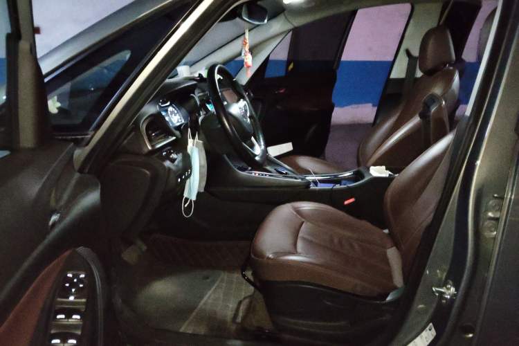 Used Buick GL6 2018 18T 6-Seater Prestige Model
