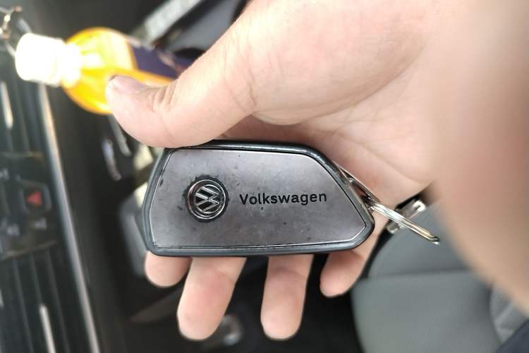 Used Volkswagen Tavendor 2024 380TSI All-Wheel-Drive R-Line Cruise Premium Edition Vehicle Key