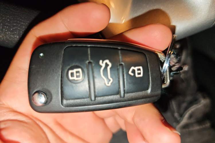 Used JAC Refine M4 2017 1.9T Diesel Manual Comfort Model