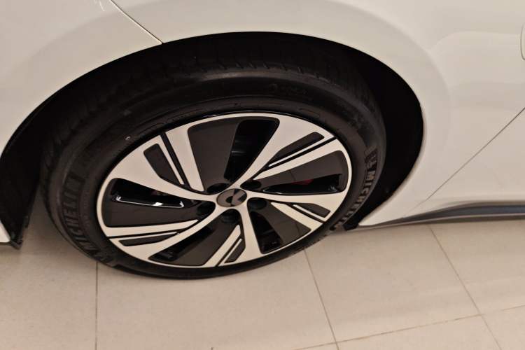 Used Nio ET5 2022 75 kWh Exterior 4