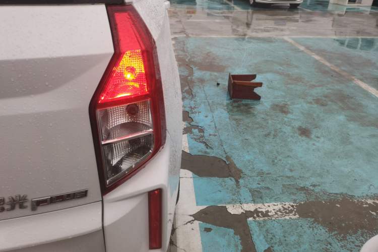 Used Wuling Hongguang PLUS 2020 1.5L Manual Comfort 7-Seater
