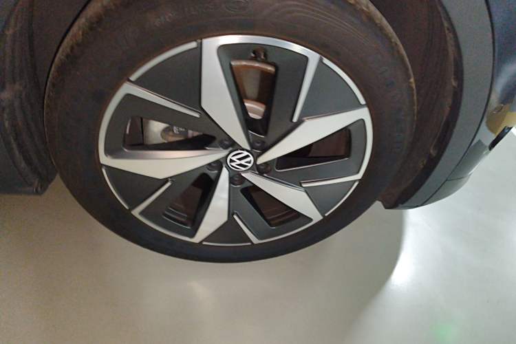 Used Volkswagen ID.4 CROZZ 2021 Long-Range Lite PRO Two-Wheel Drive Version