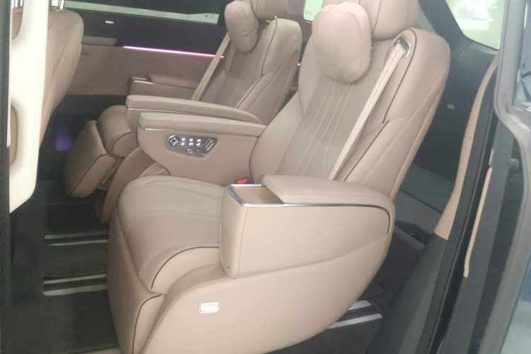 Used XPeng X9 2025 740 Ultra-Long Range Max
