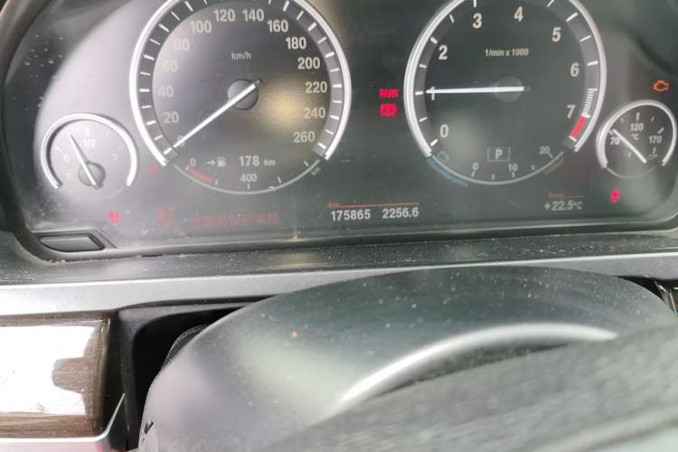 Used BMW 7 Series 2011 730Li Elegant Model Odometer Close Up