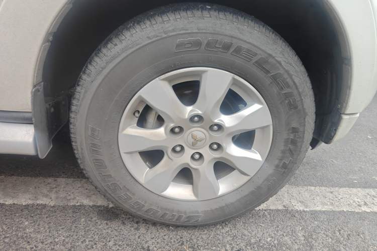 Used Mitsubishi Pajero 2018 3.0L Automatic Prestige Edition
