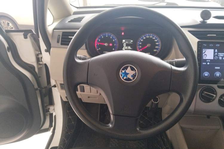 Used Venucia R50 2016 1.6L Manual Elite Edition
